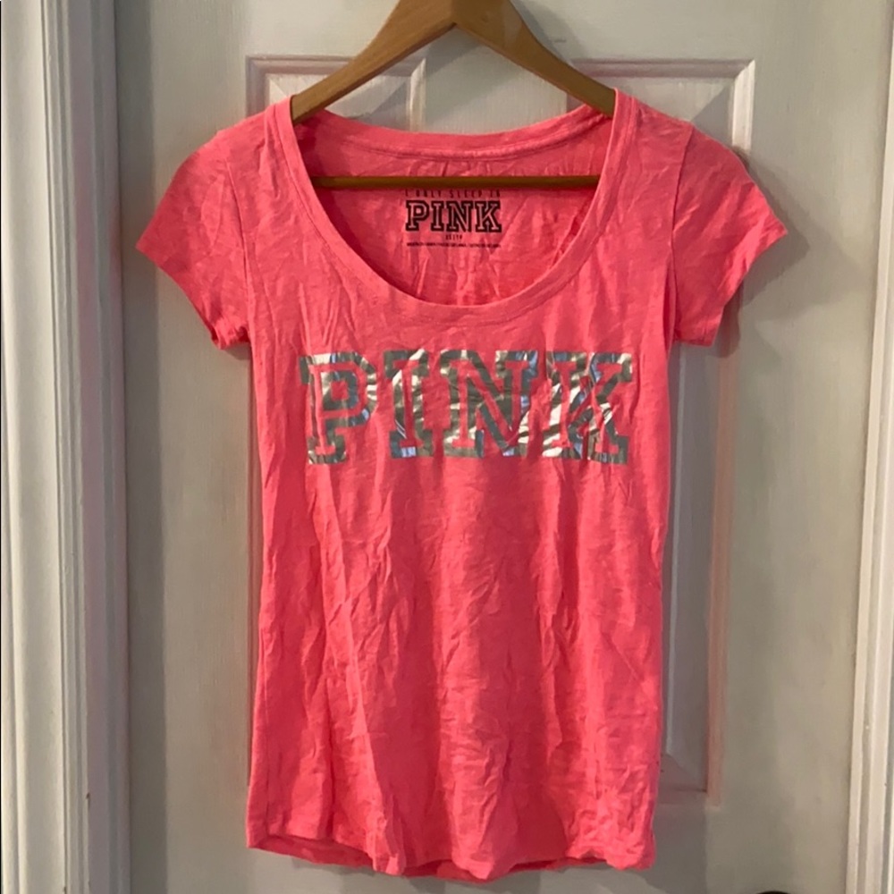 Victoria’s Secret pink t.❤️